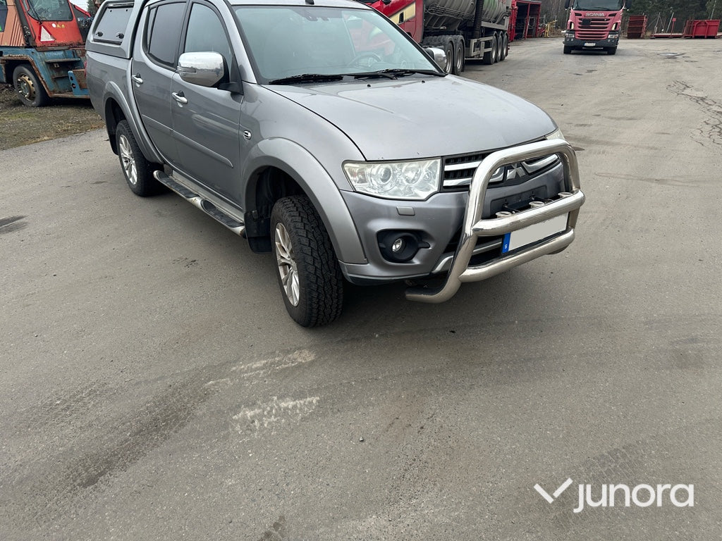 Lätt lastbil - Mitsubishi L200
