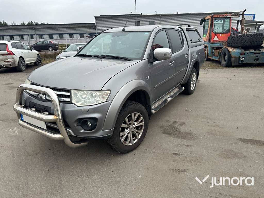 Lätt lastbil - Mitsubishi L200