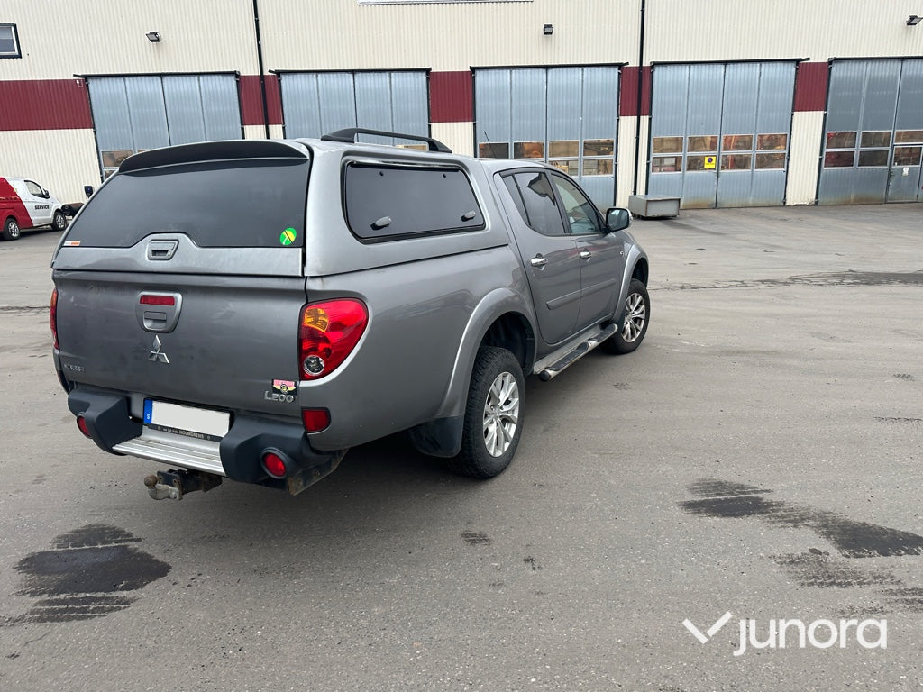 Lätt lastbil - Mitsubishi L200