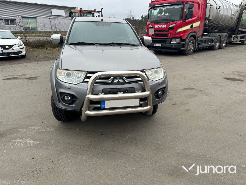 Lätt lastbil - Mitsubishi L200
