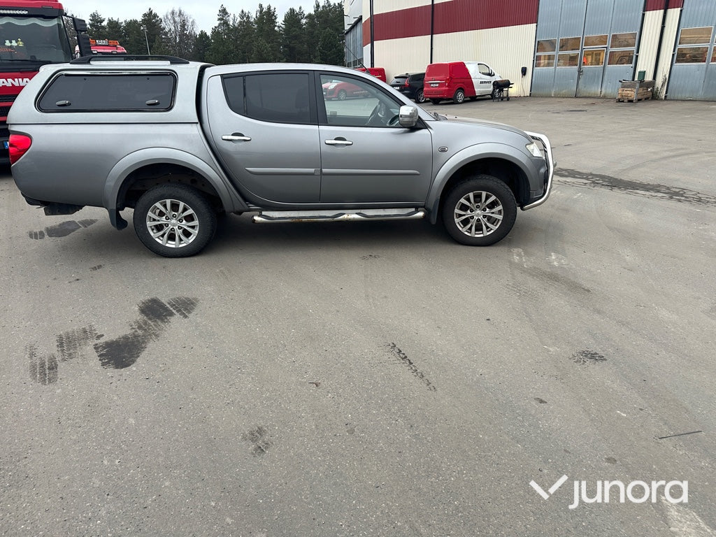 Lätt lastbil - Mitsubishi L200