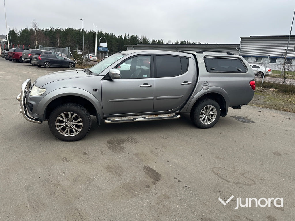 Lätt lastbil - Mitsubishi L200