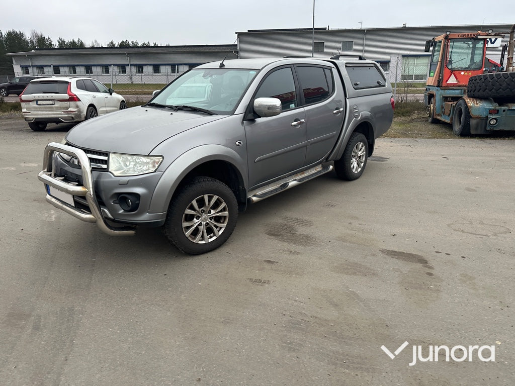 Lätt lastbil - Mitsubishi L200