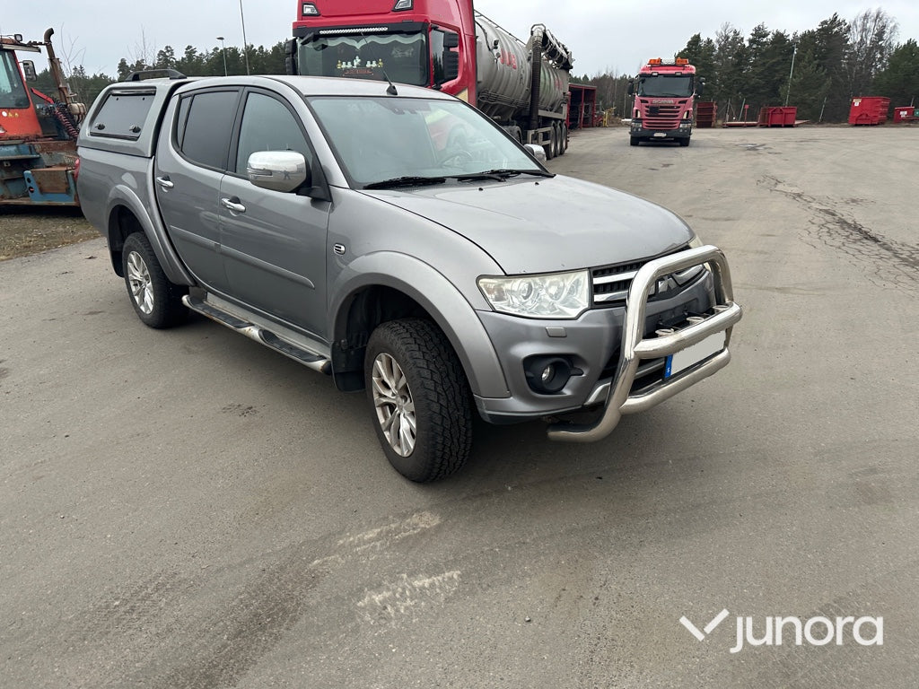 Lätt lastbil - Mitsubishi L200