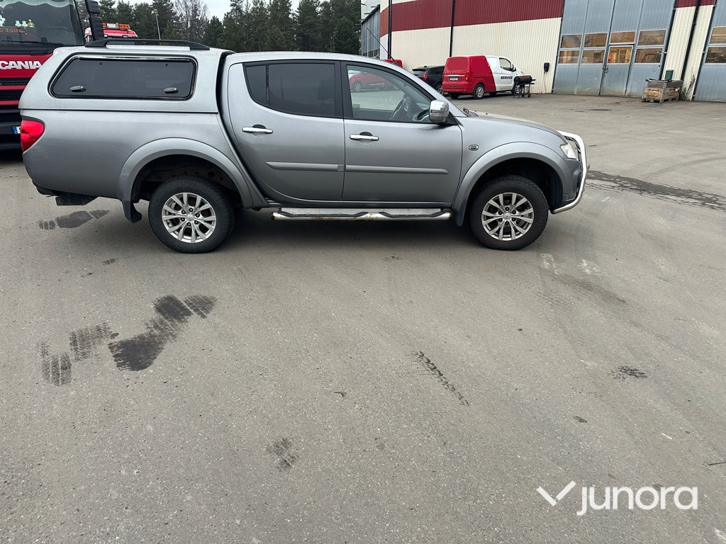 Lätt lastbil - Mitsubishi L200
