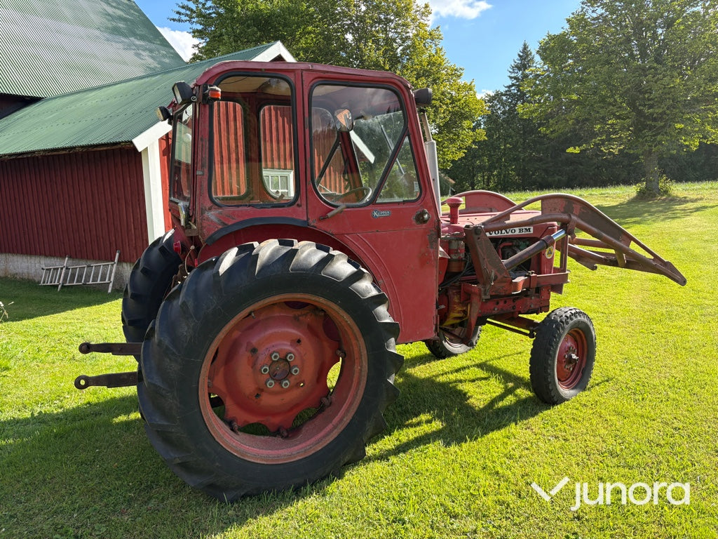 Traktor med frontlastare - Volvo BM, 400 Buster