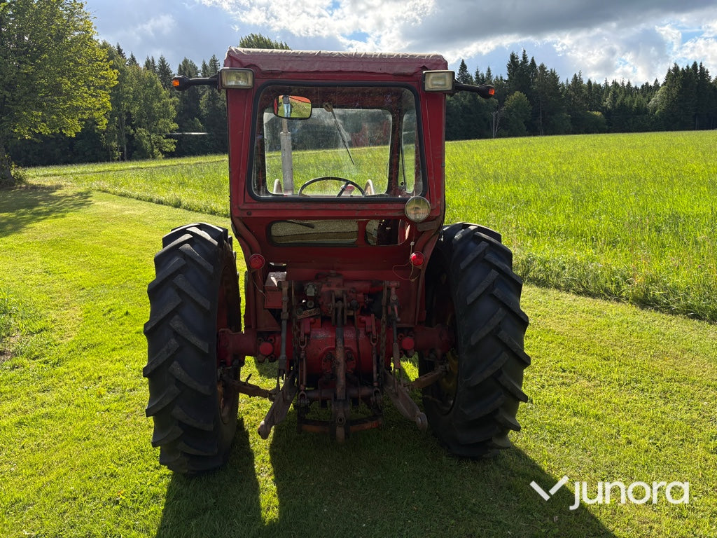 Traktor med frontlastare - Volvo BM, 400 Buster