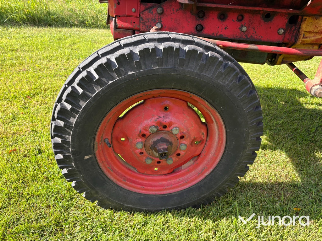 Traktor med frontlastare - Volvo BM, 400 Buster