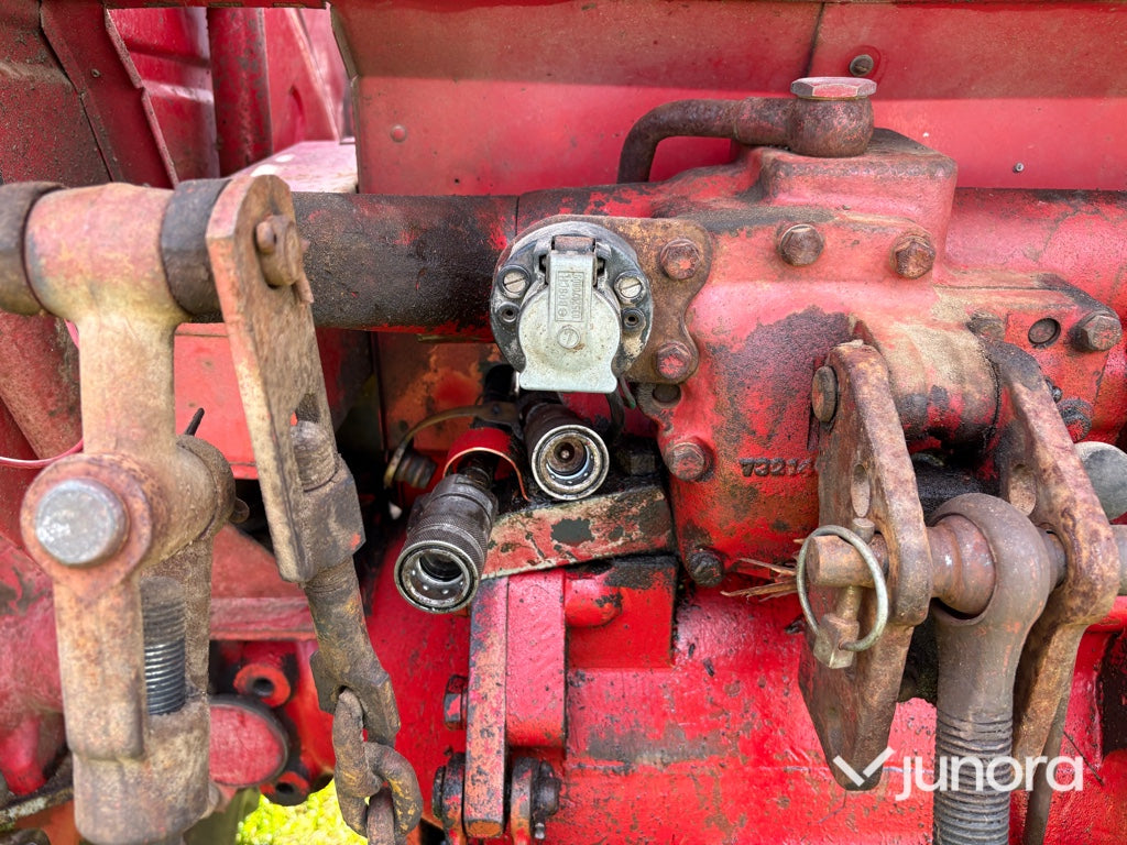 Traktor med frontlastare - Volvo BM, 400 Buster