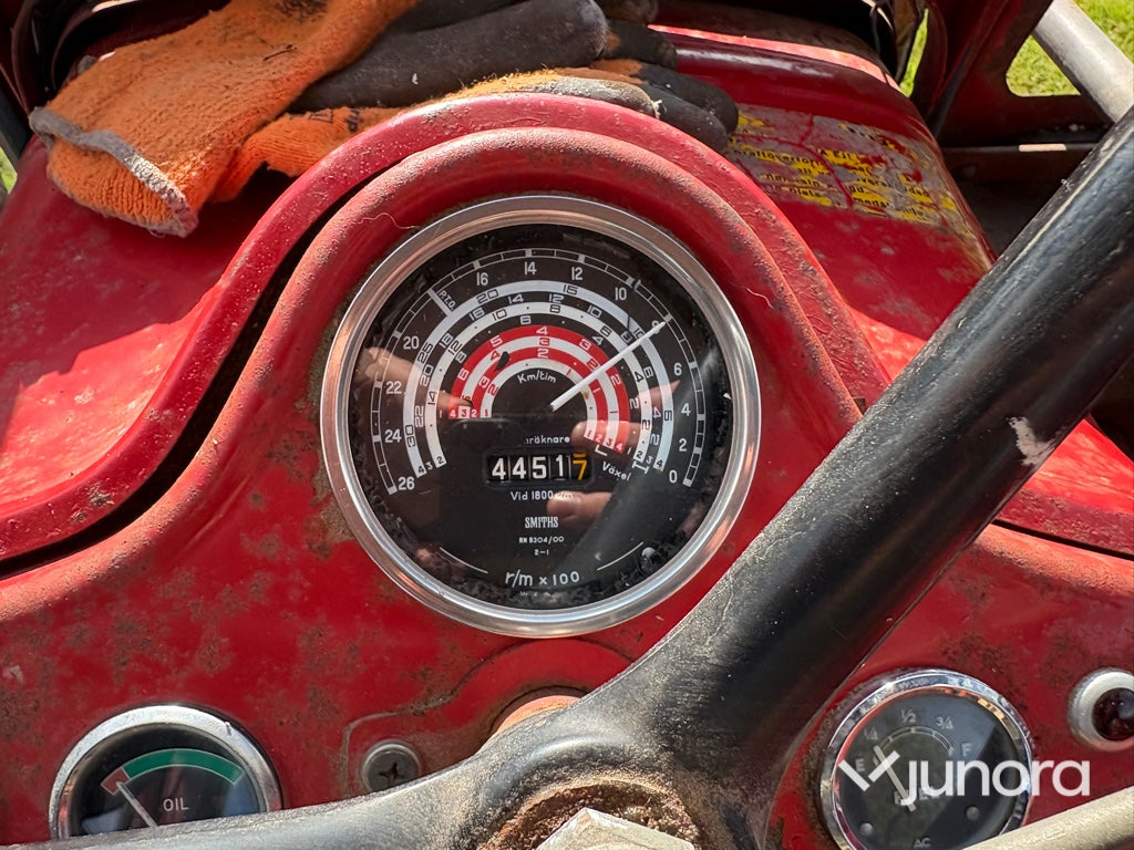 Traktor med frontlastare - Volvo BM, 400 Buster