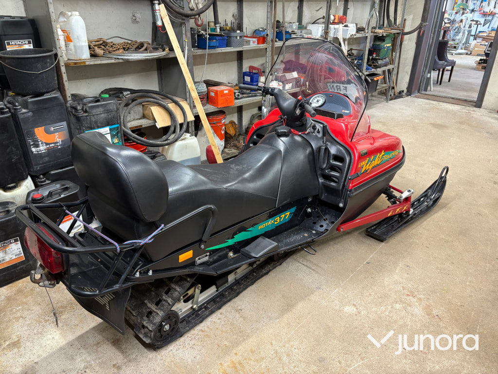 Snöskoter Lynx Light Touring Rotax 377