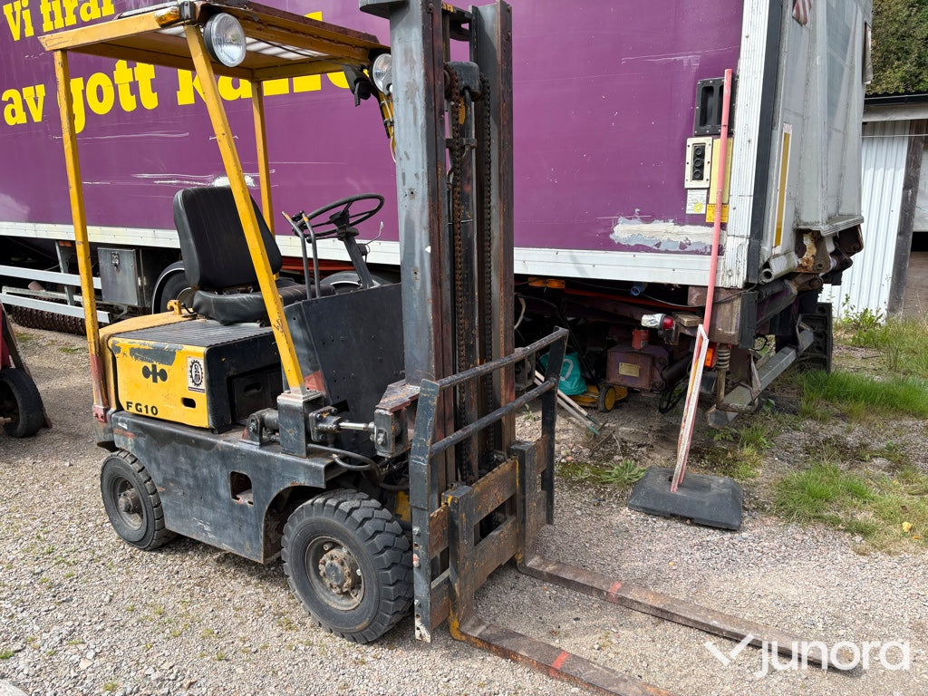 Truck Komatsu fg 10