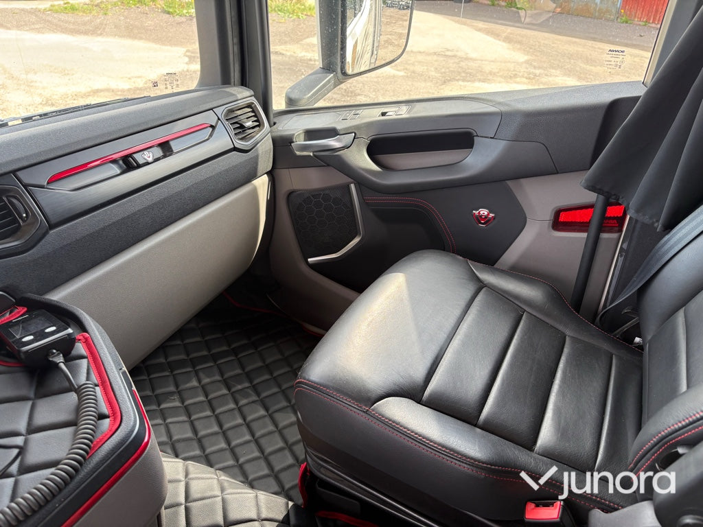 Timmerbil med kran - Scania, R660B6X4NB