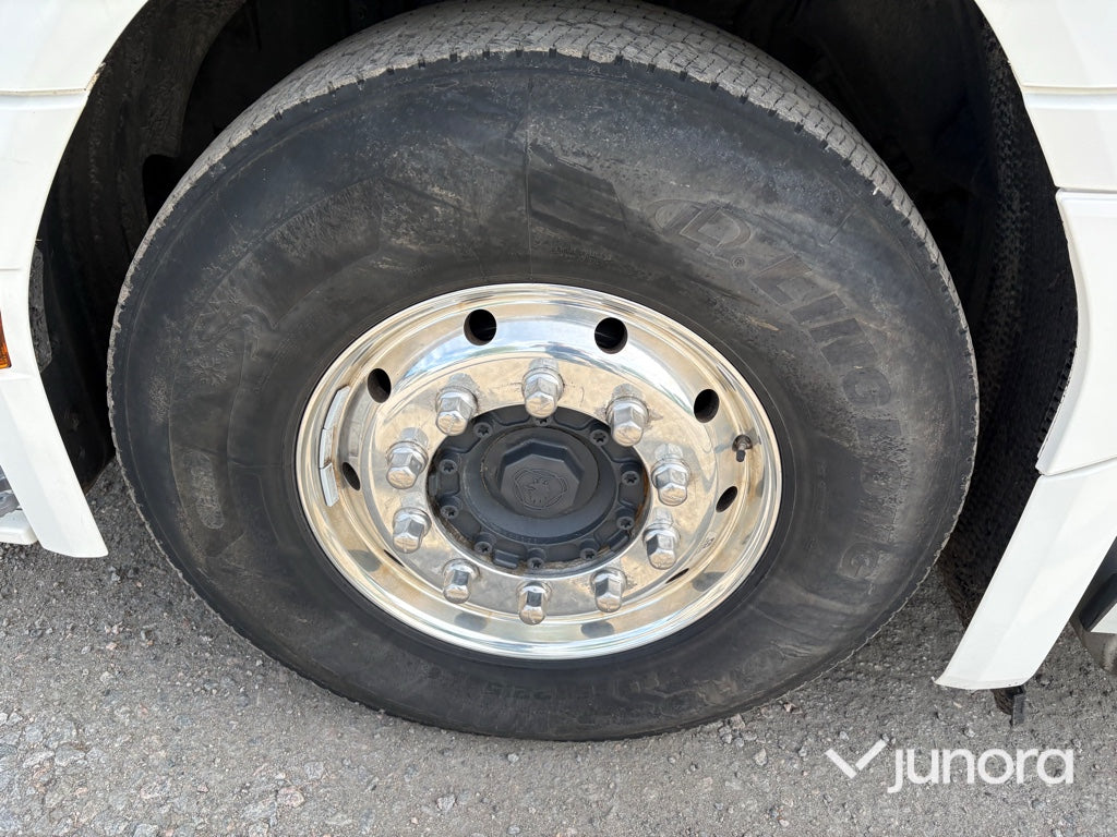Timmerbil med kran - Scania, R660B6X4NB