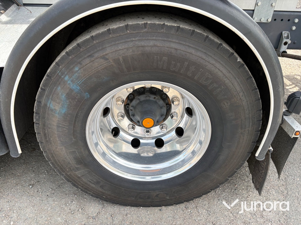 Timmerbil med kran - Scania, R660B6X4NB