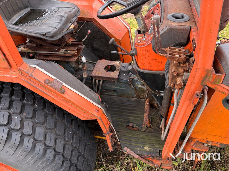 Traktorgrävare - Belos