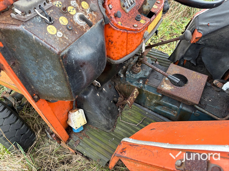 Traktorgrävare - Belos