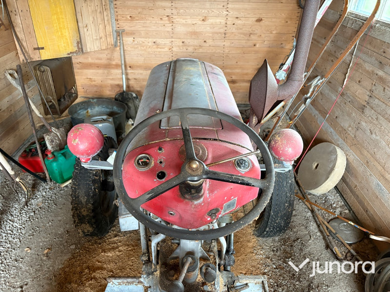 Massey Ferguson FE-35