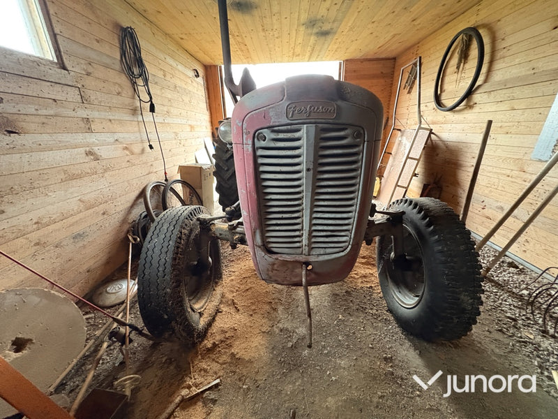 Massey Ferguson FE-35