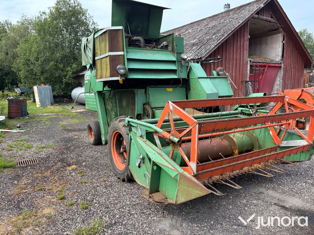 Skördetröska - BM-Volvo, Aktiv 800