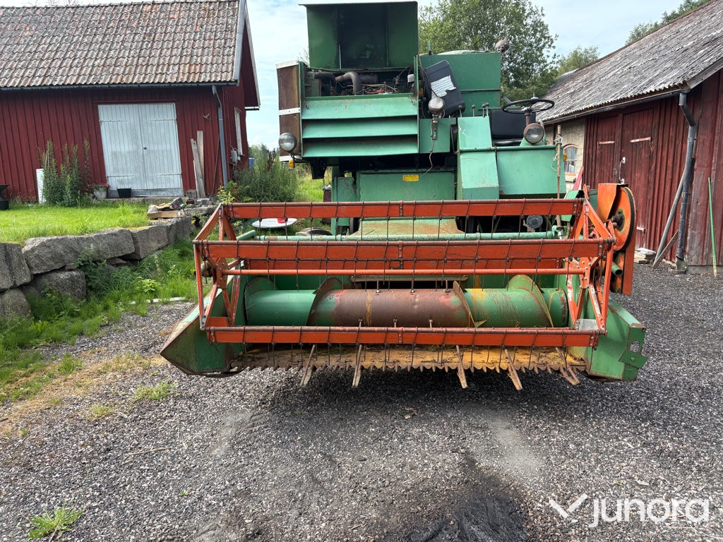 Skördetröska - BM-Volvo, Aktiv 800