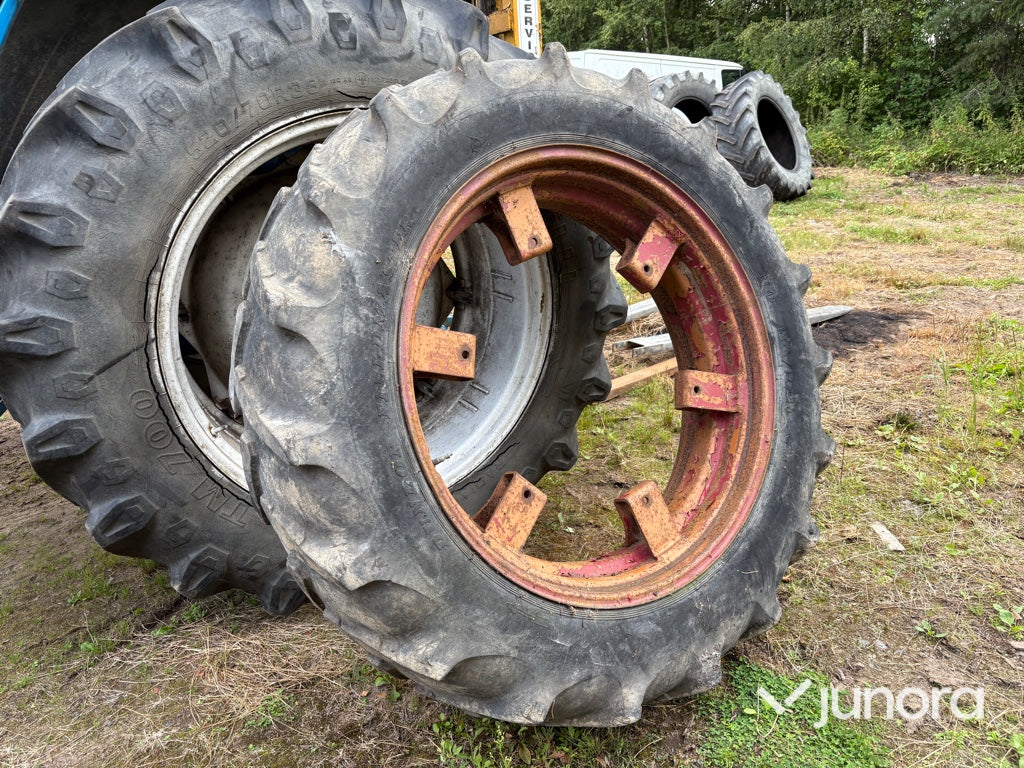 Traktordäck, dubbelmontage och snökedjor Goodyear Traction Sure Grip