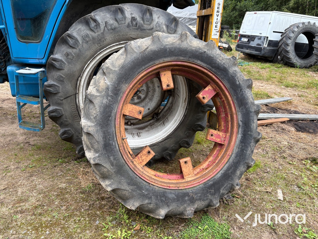 Traktordäck, dubbelmontage och snökedjor Goodyear Traction Sure Grip