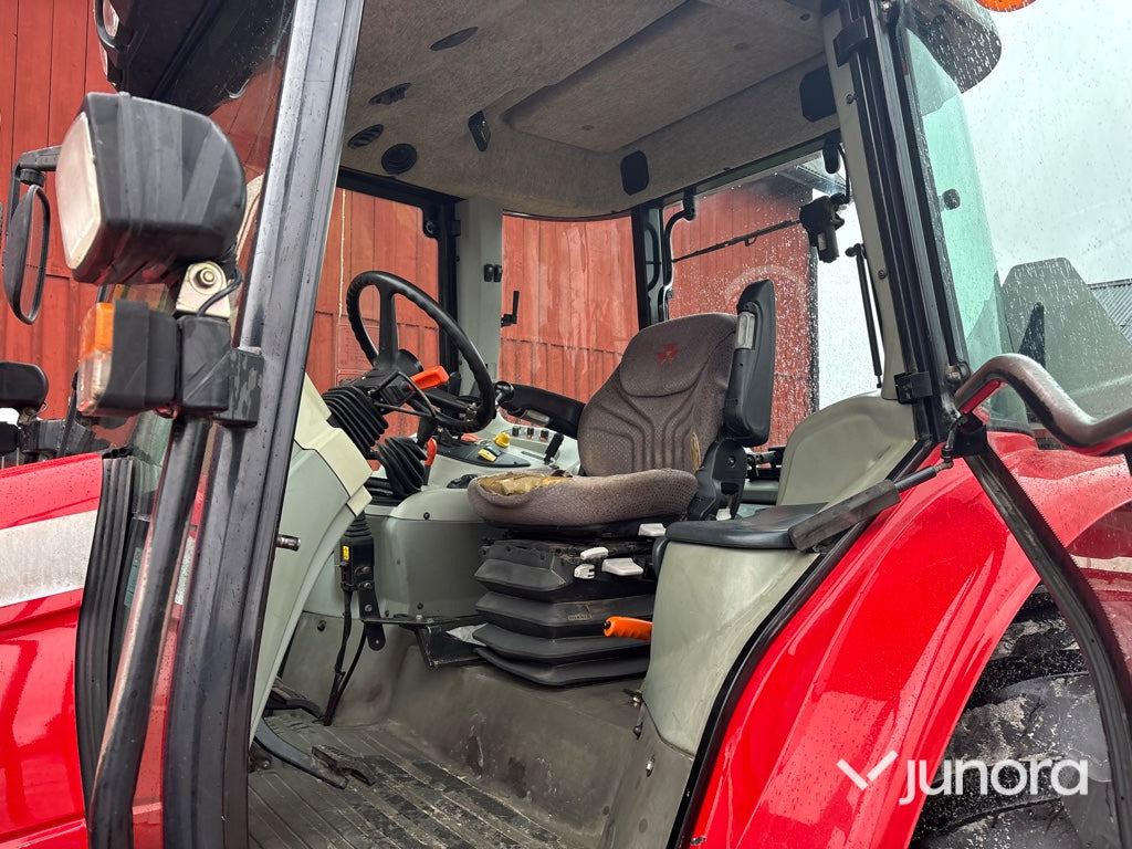 Traktor - Massey Ferguson 5455-4