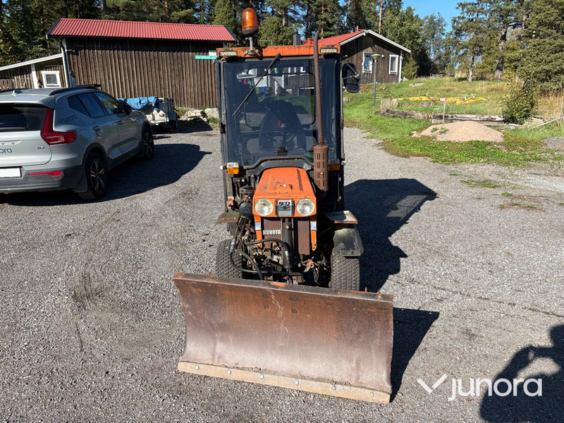 Traktor - Kubota, B 7100 HST, 4WD