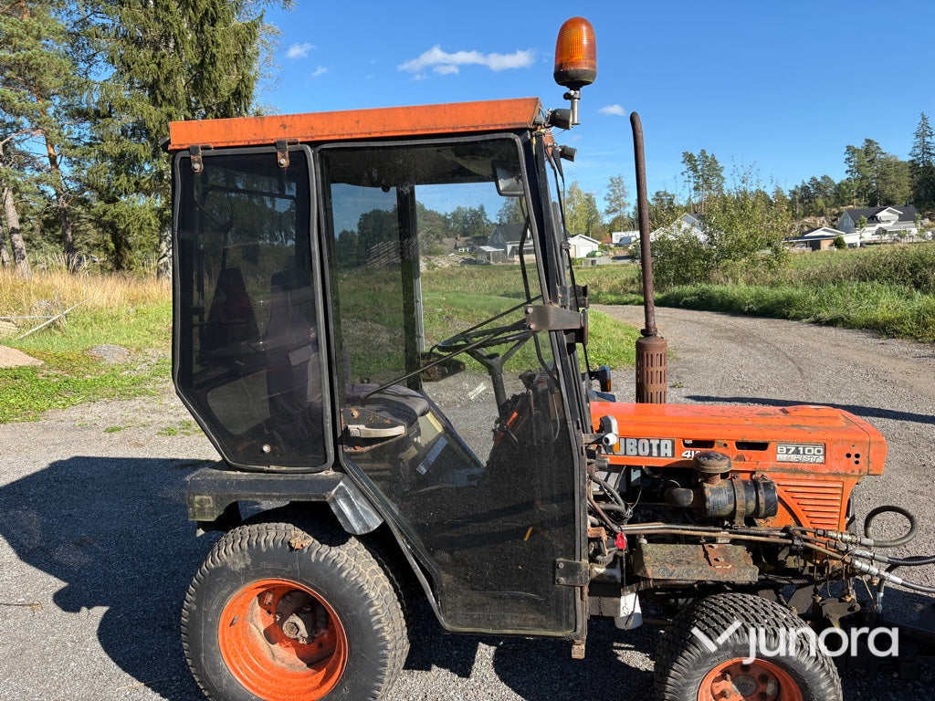 Traktor - Kubota, B 7100 HST, 4WD