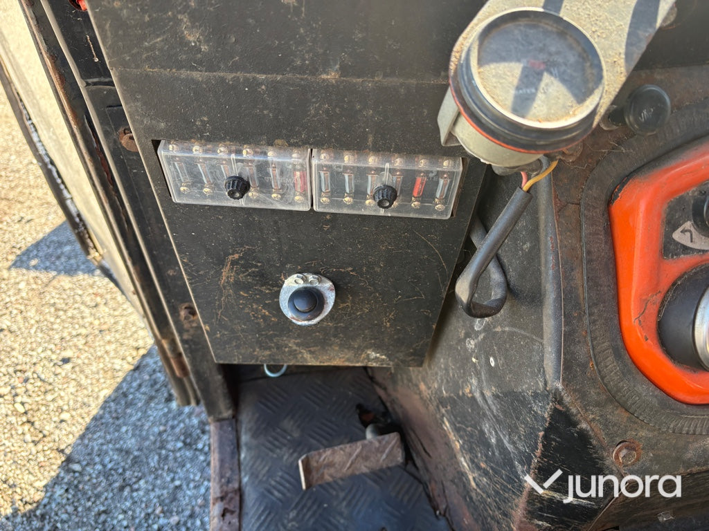 Traktor - Kubota, B 7100 HST, 4WD