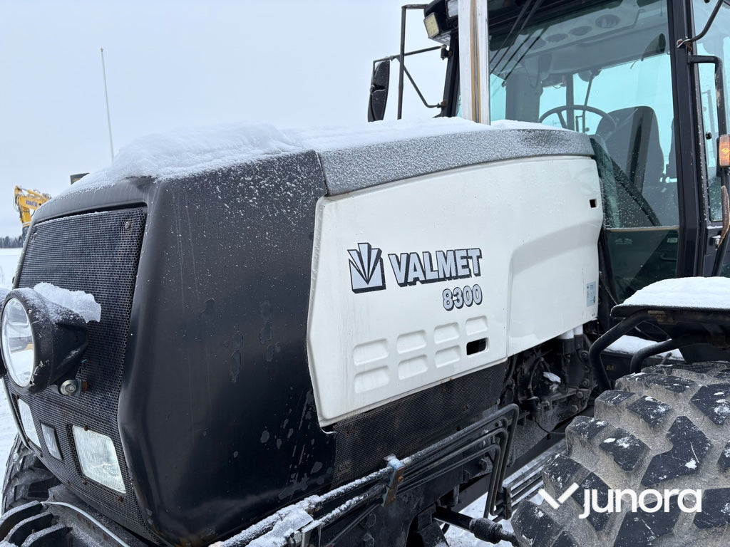Traktor - Valmet, 8300