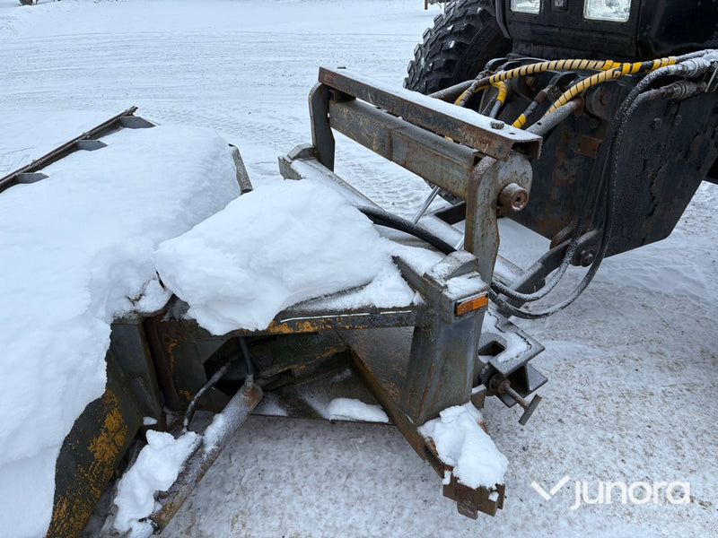 Traktor - Valmet, 8300