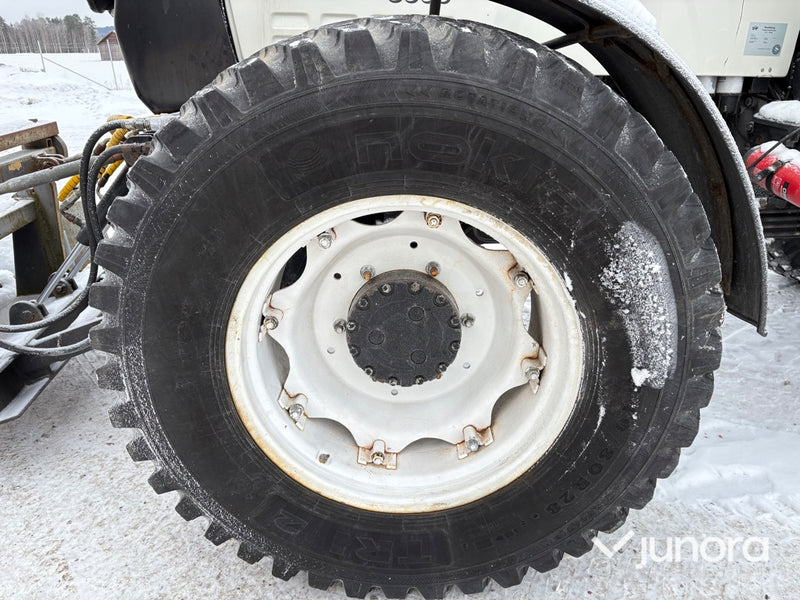 Traktor - Valmet, 8300