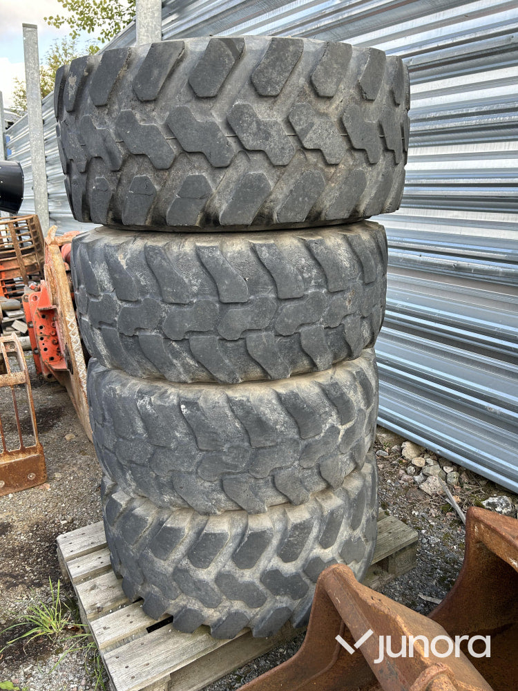 Däck med fälg Firestone Utility Duraforce 405/70R18
