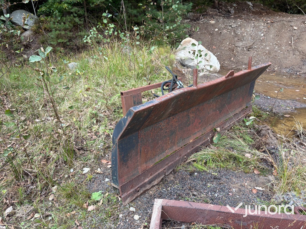 Hydraulisk diagonalplog med Trima-fäste