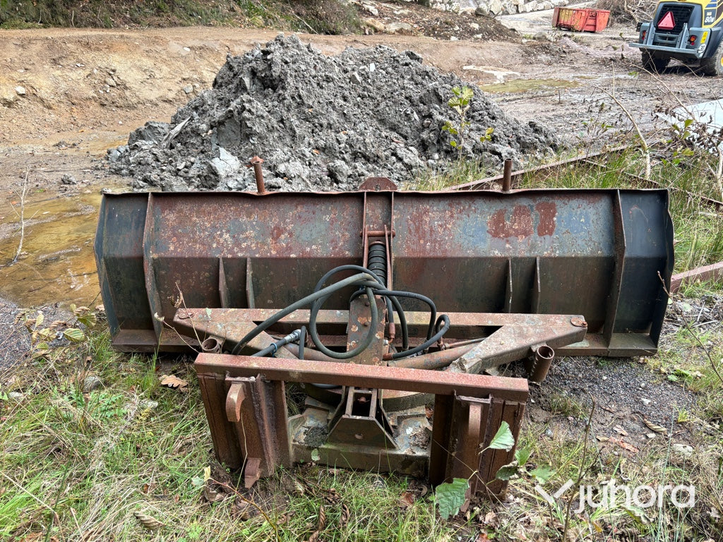 Hydraulisk diagonalplog med Trima-fäste