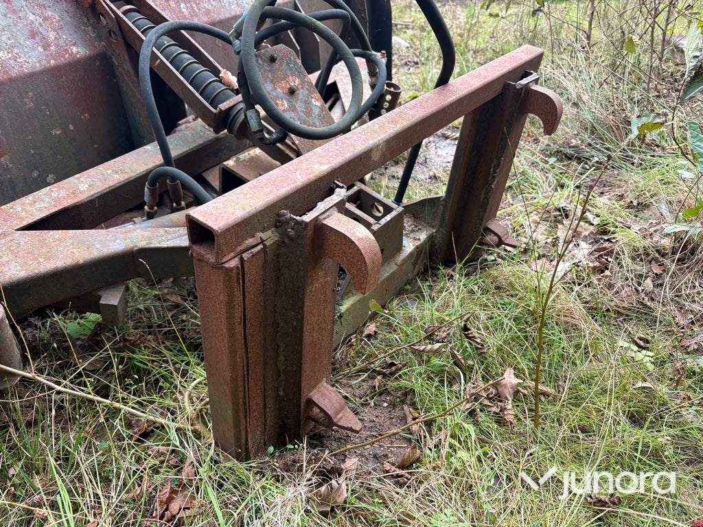 Hydraulisk diagonalplog med Trima-fäste
