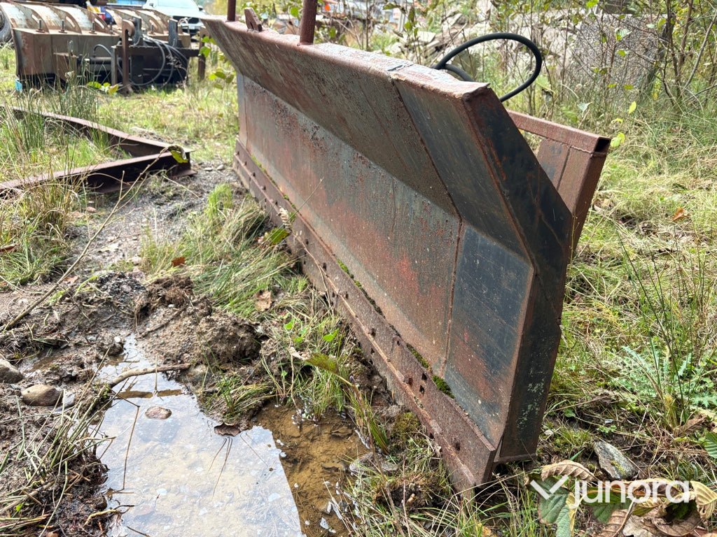 Hydraulisk diagonalplog med Trima-fäste