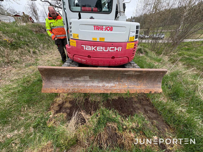 Bandgrävmaskin Take-Job TB 153 FR
