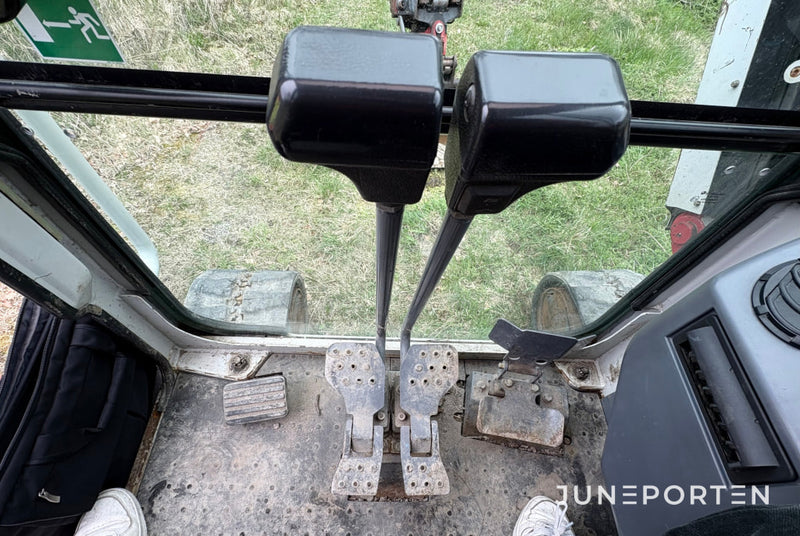 Bandgrävmaskin Take-Job TB 153 FR