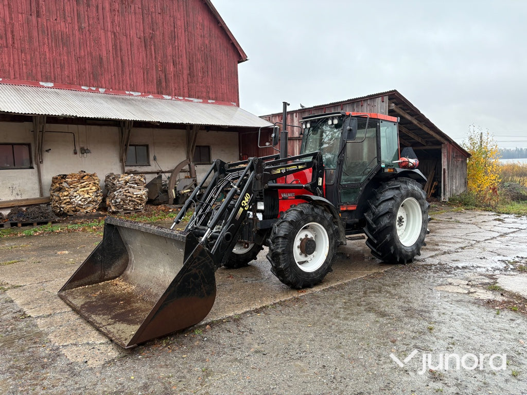Traktor - Valmet 465-4, med lastare