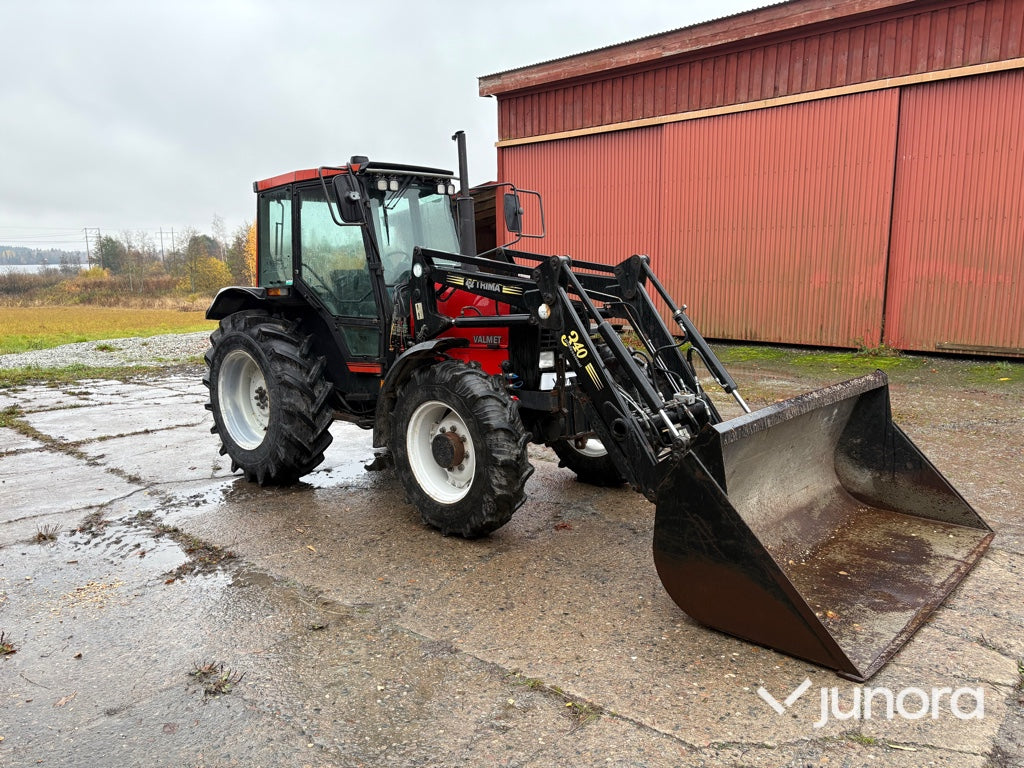 Traktor - Valmet 465-4, med lastare