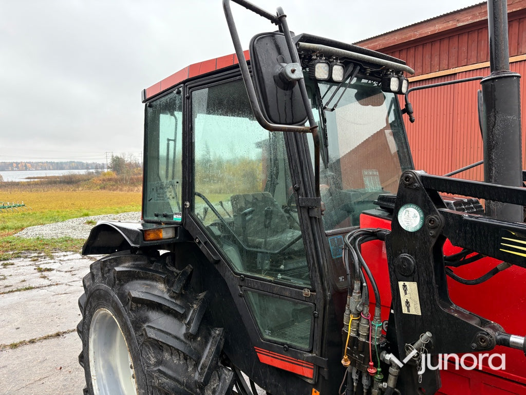 Traktor - Valmet 465-4, med lastare