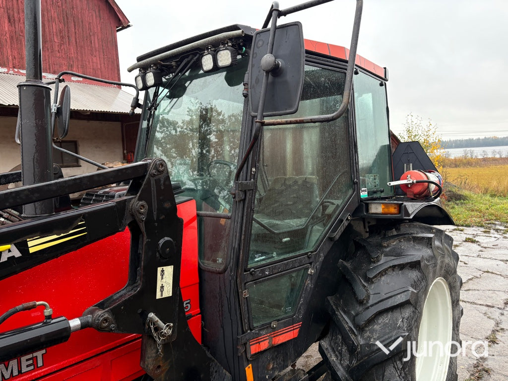 Traktor - Valmet 465-4, med lastare