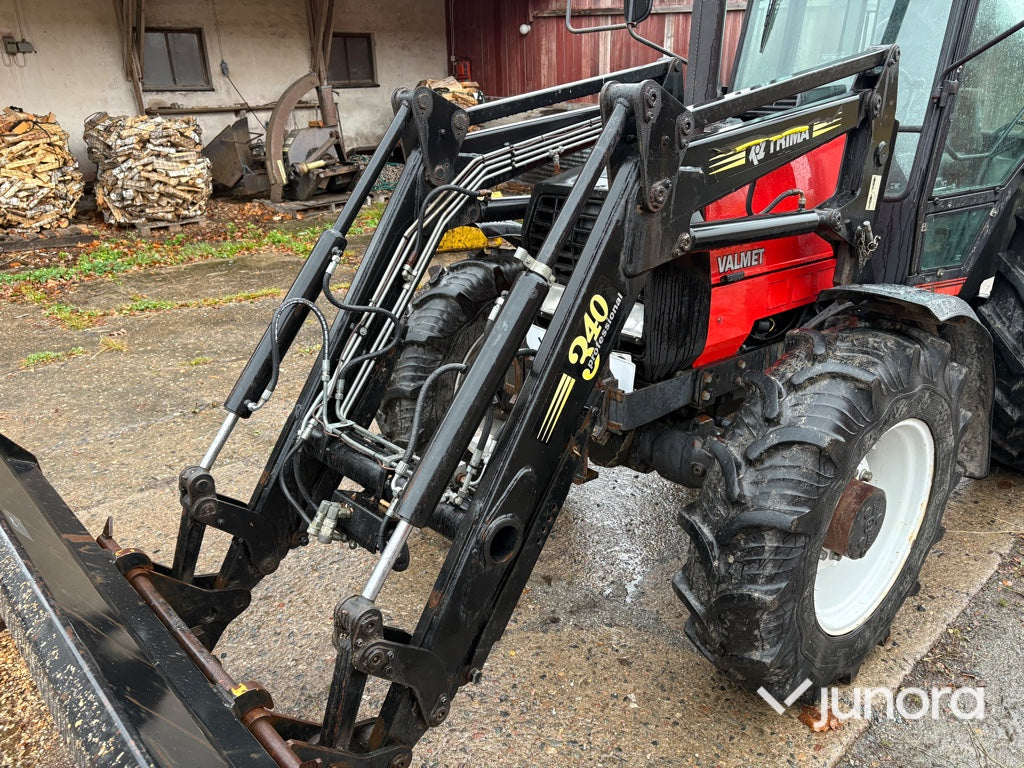 Traktor - Valmet 465-4, med lastare