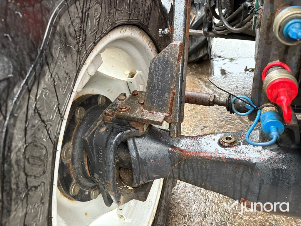 Traktor - Valmet 465-4, med lastare
