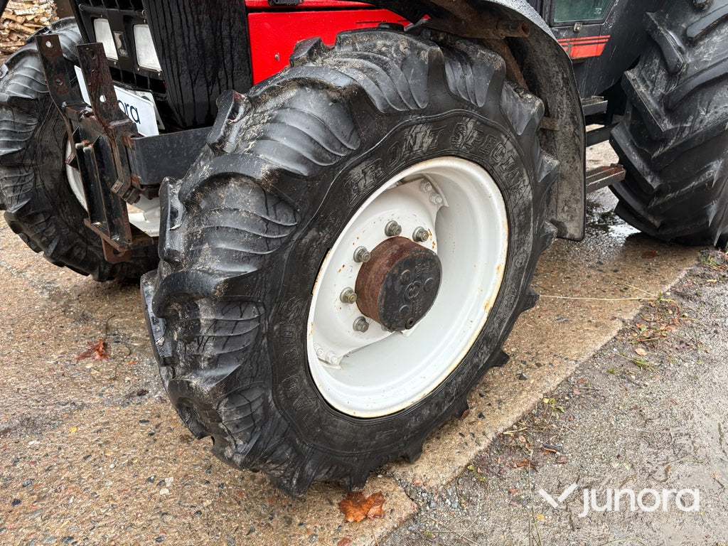 Traktor - Valmet 465-4, med lastare