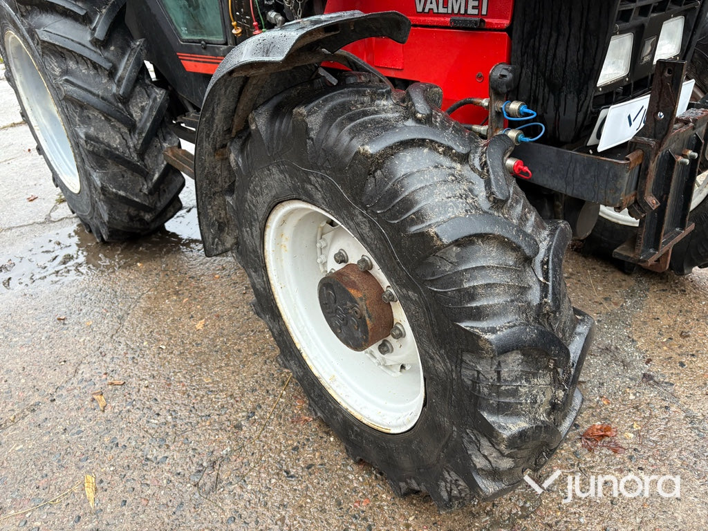 Traktor - Valmet 465-4, med lastare