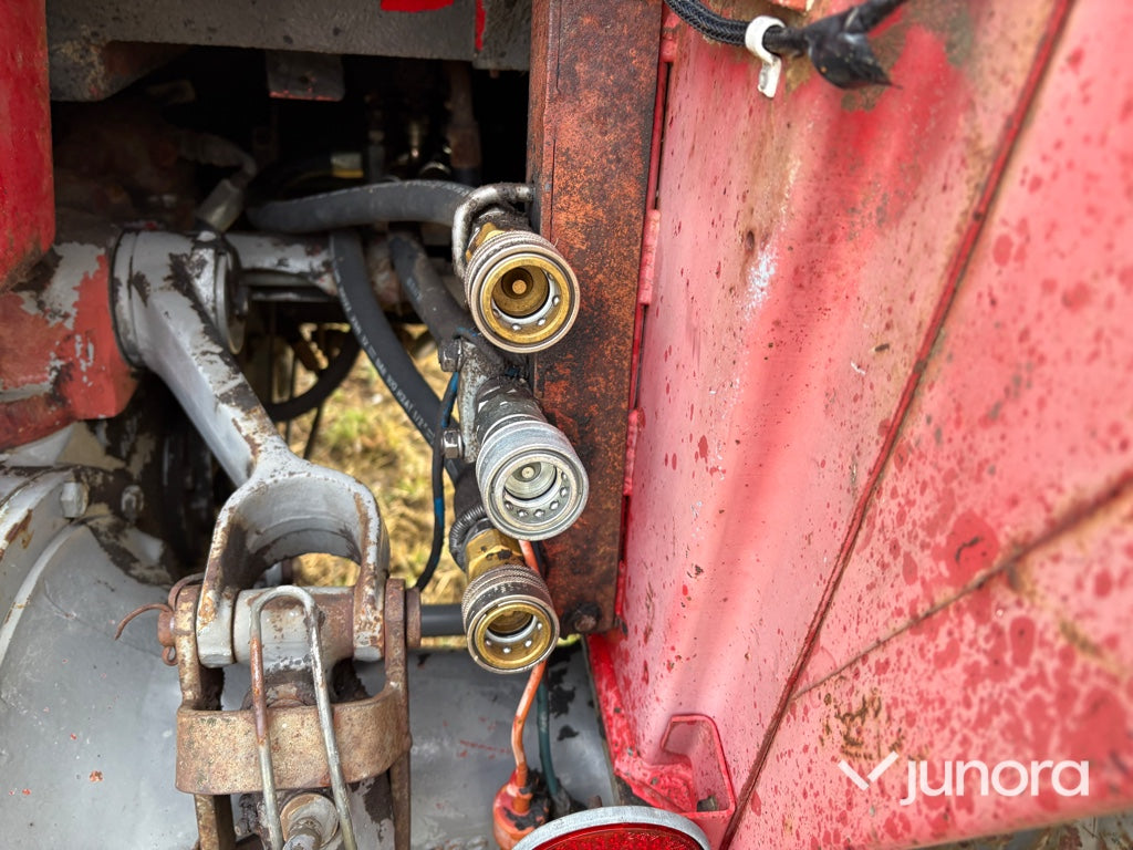Traktor - Massey Ferguson, 550-2, Med lastare